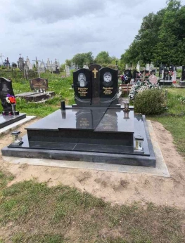 Памятник двойной 150